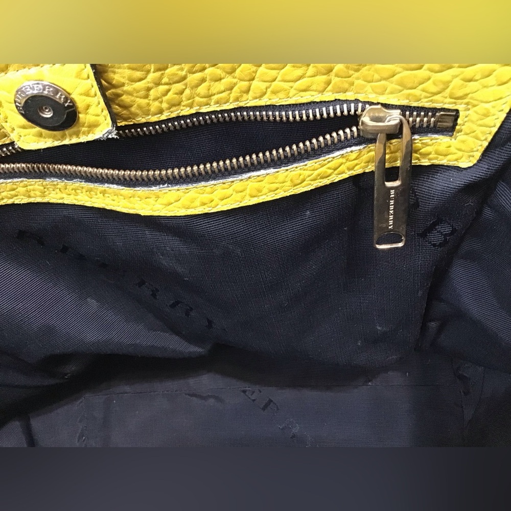 Burberry bags - Picture 9 of 12